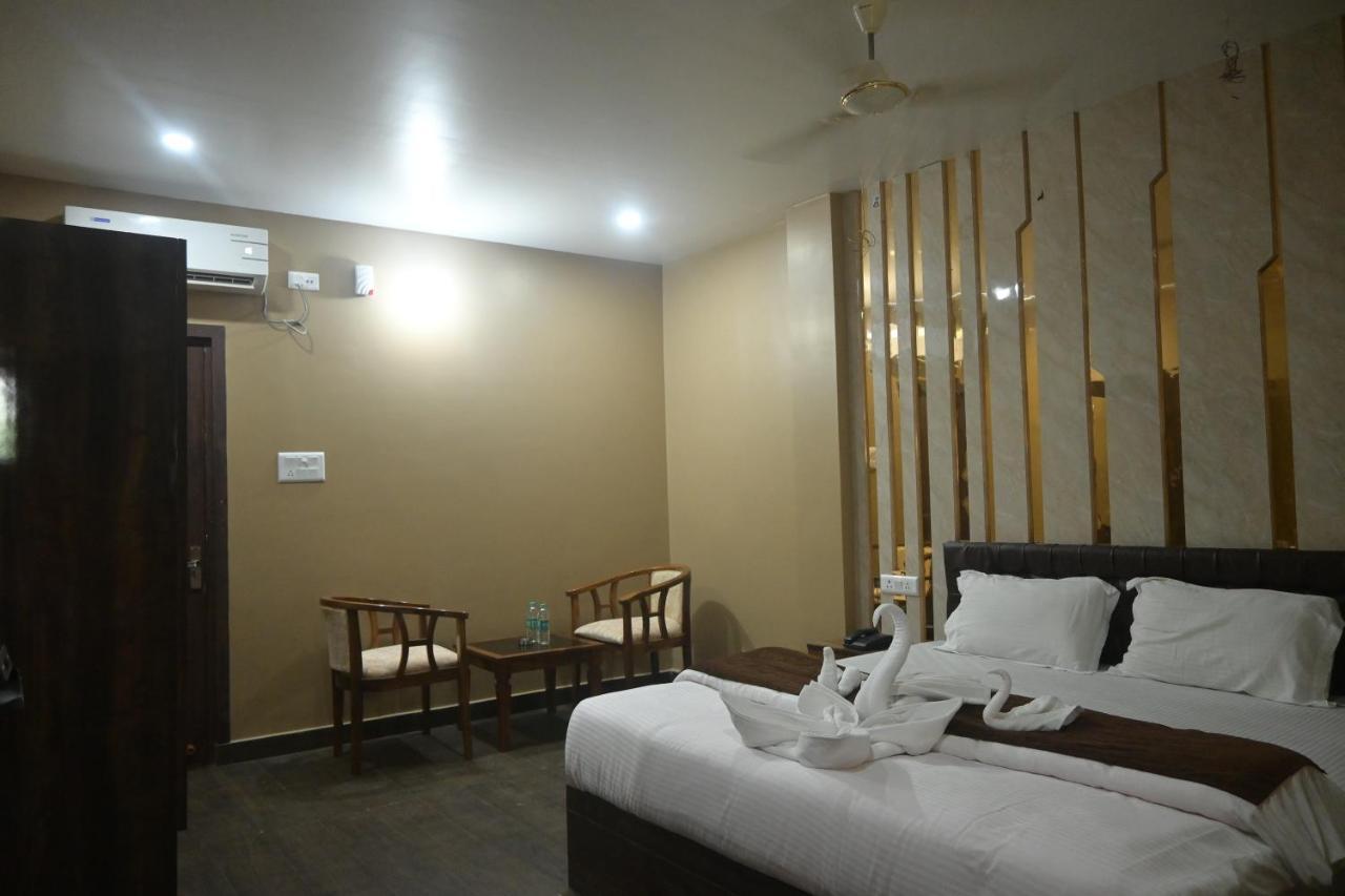 Hotel Maa International Alipur Duar Extérieur photo