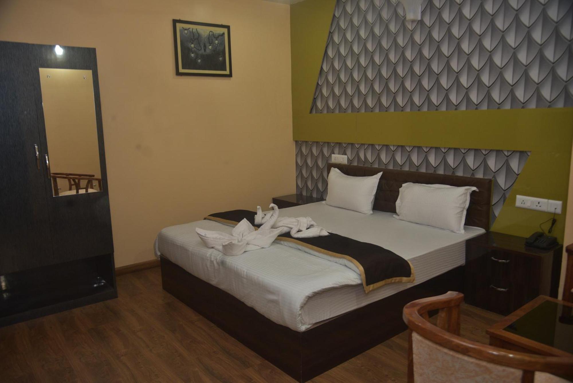 Hotel Maa International Alipur Duar Extérieur photo