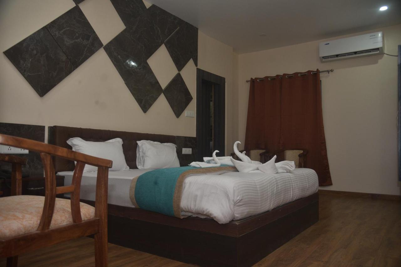 Hotel Maa International Alipur Duar Extérieur photo